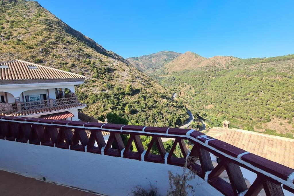 Atico Con Vistas Mar Y Montana Apartment Ojen Luaran gambar